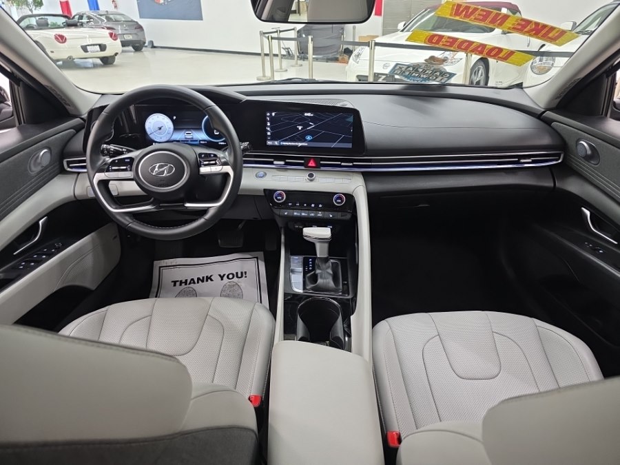 2023 Hyundai Elantra Limited - Photo 11