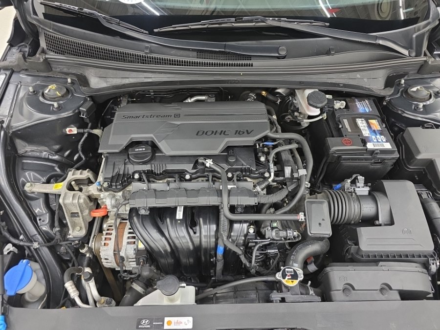 2023 Hyundai Elantra Limited - Photo 37