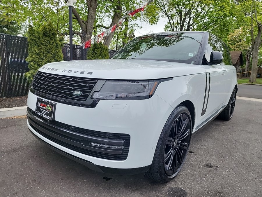 White 2025 Land Rover Range Rover P530 SE AWD SUV / Crossover All-Wheel Drive Automatic
