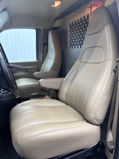 2021 Chevrolet Express Cargo Work Van - Photo 11