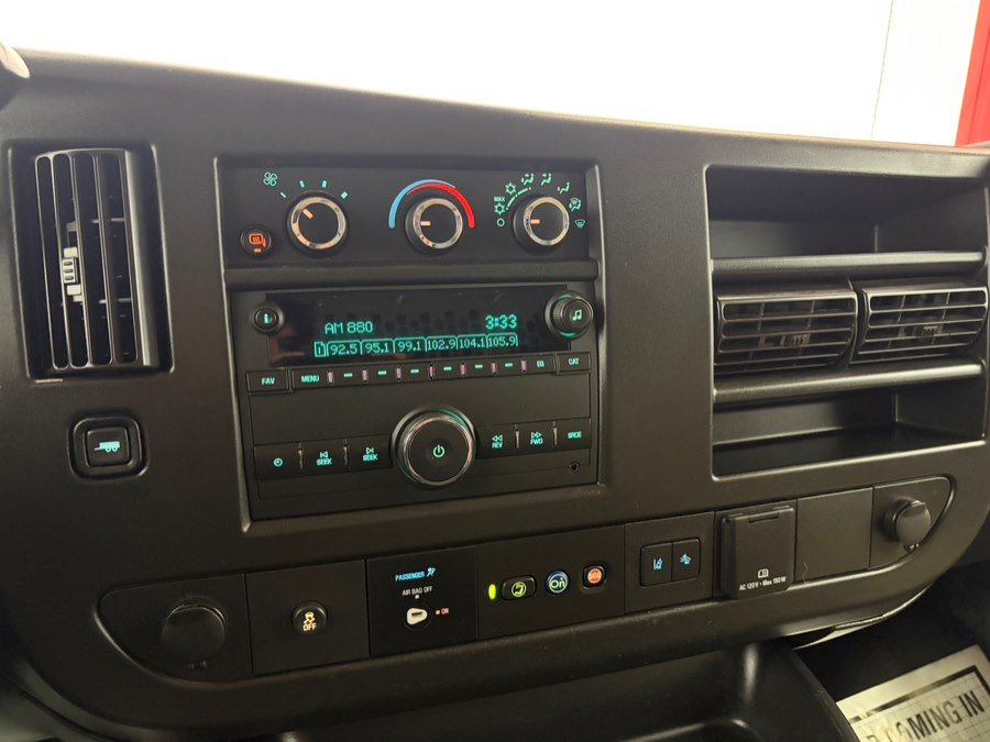 2021 Chevrolet Express Cargo Work Van - Photo 31