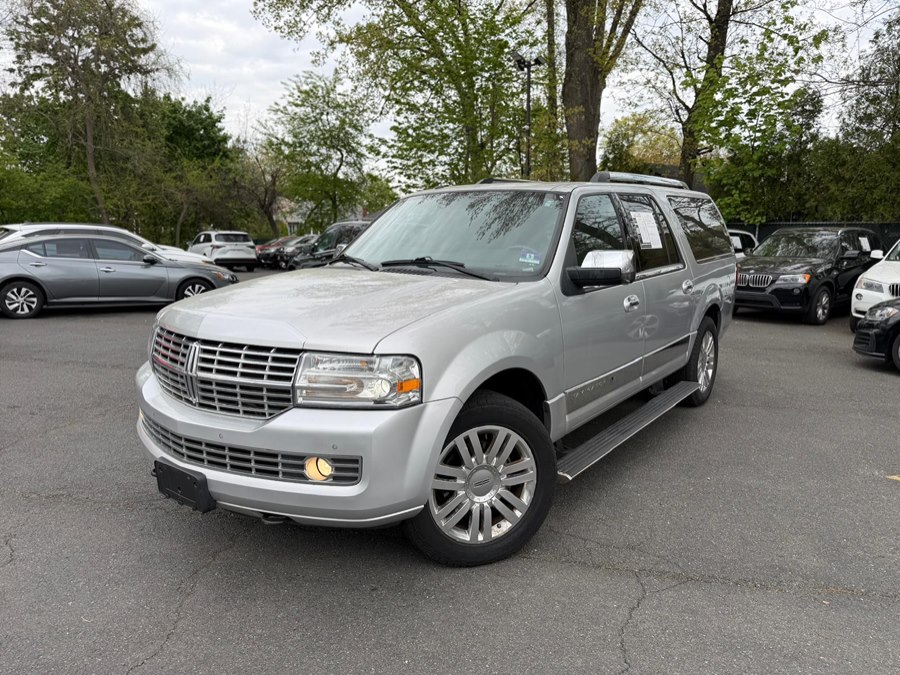 Ingot Silver Metallic 2013 Lincoln Navigator L 4WD SUV / Crossover Four-Wheel Drive Automatic