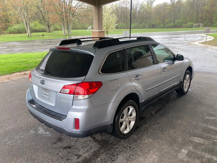 Subaru Outback photo 5