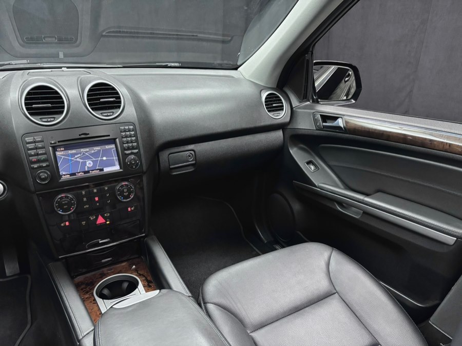 2010 Mercedes-Benz M-Class ML550 - Photo 35