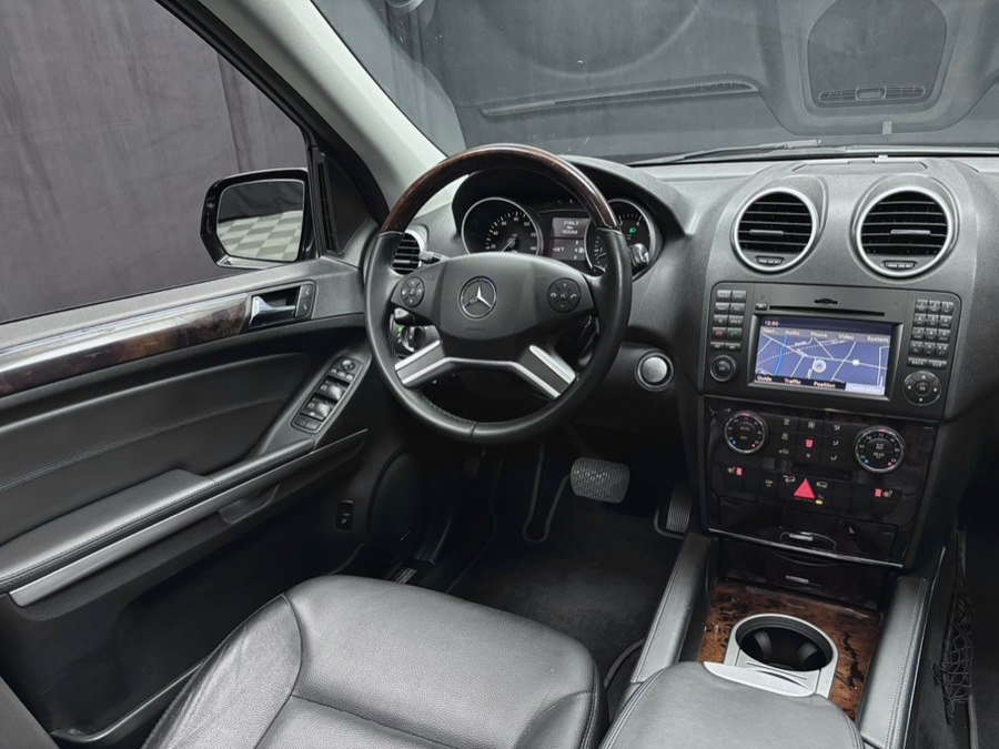 2010 Mercedes-Benz M-Class ML550 - Photo 36