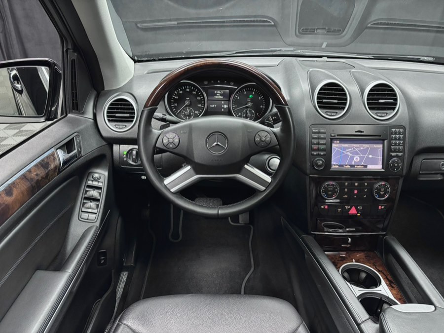 2010 Mercedes-Benz M-Class ML550 - Photo 37