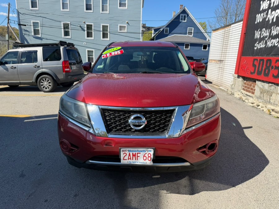 Used 2014 Nissan Pathfinder in Worcester, Massachusetts | Worcester Auto Outlet LLC. Worcester, Massachusetts