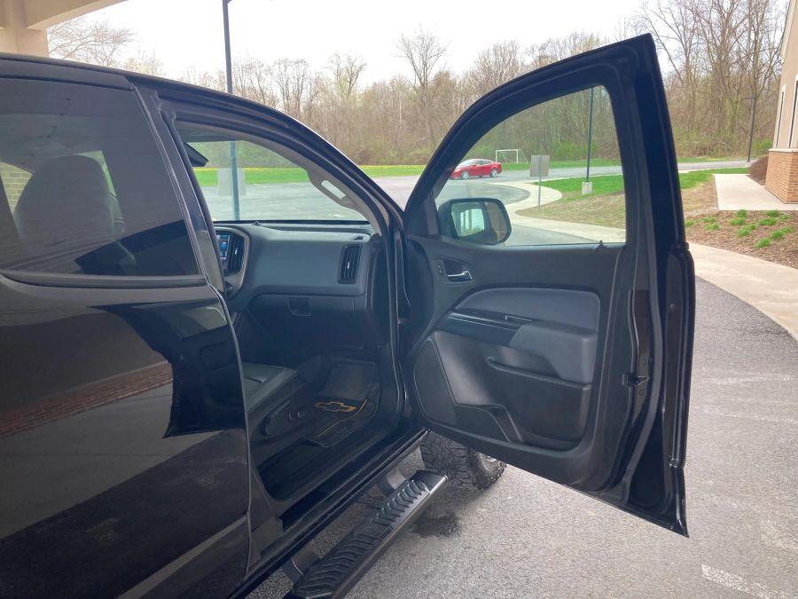 Chevrolet Colorado Extended Cab photo 13