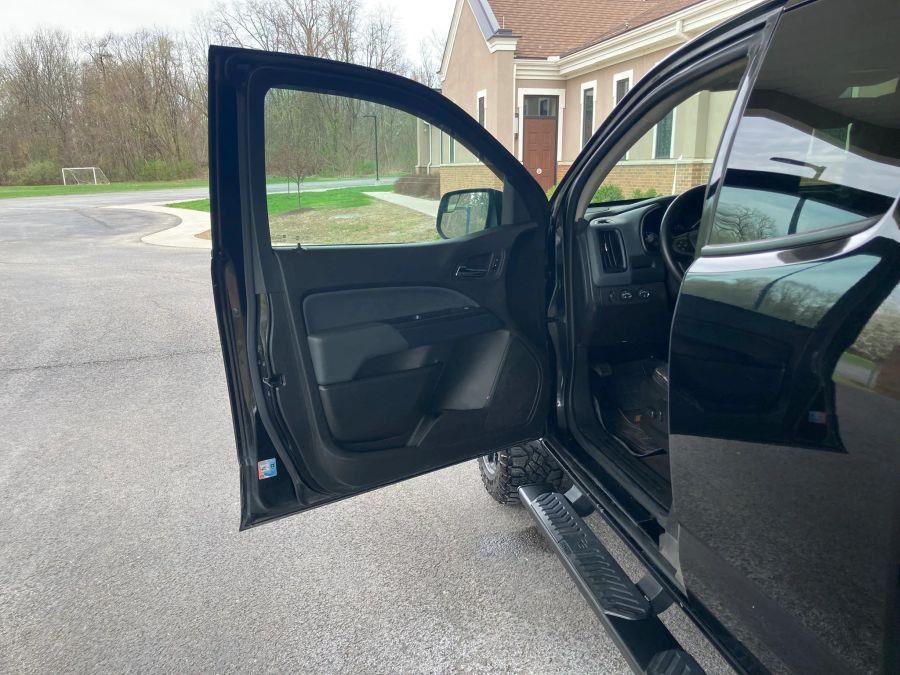 Chevrolet Colorado Extended Cab photo 17