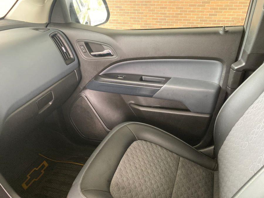 Chevrolet Colorado Extended Cab photo 23