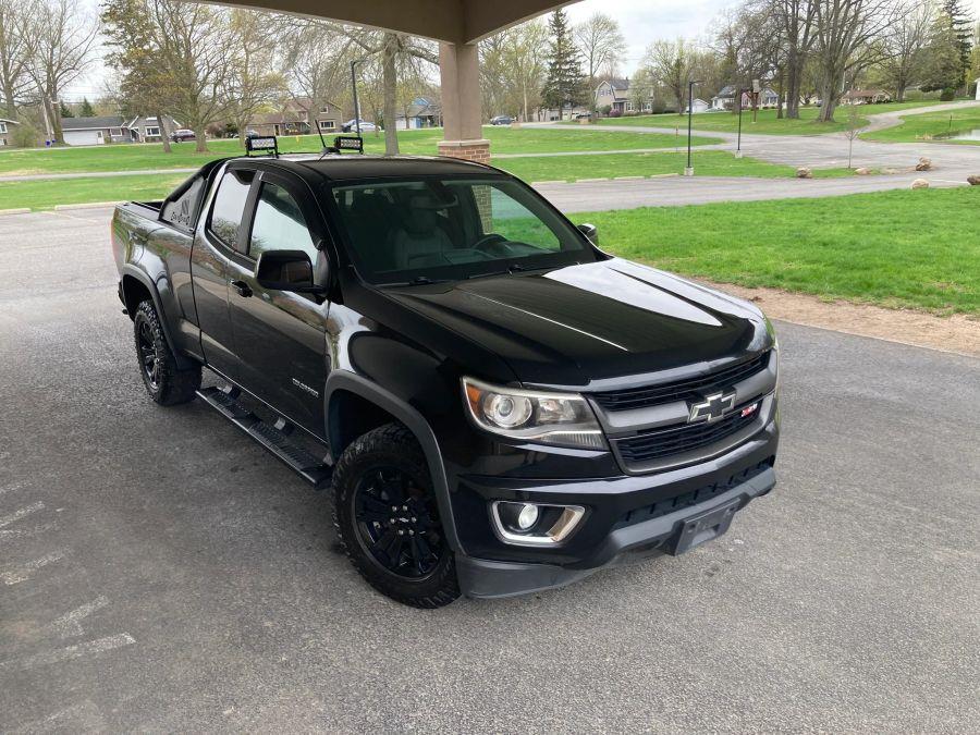 Chevrolet Colorado Extended Cab photo 2