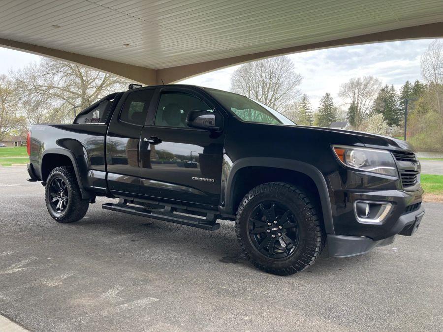 Chevrolet Colorado Extended Cab photo 3