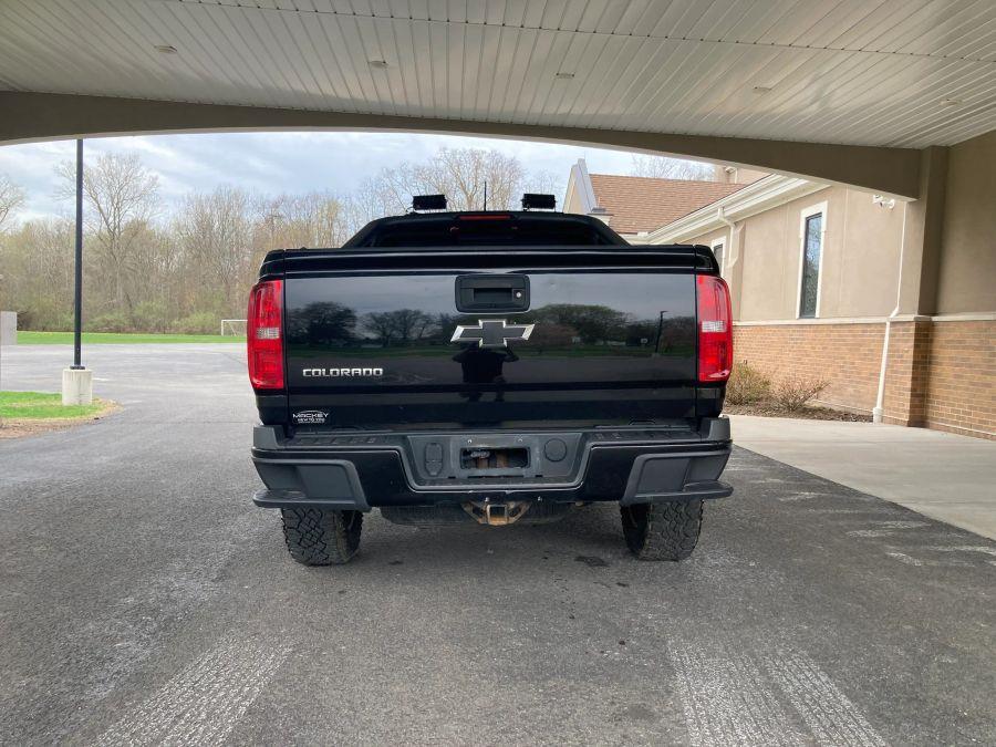 Chevrolet Colorado Extended Cab photo 8