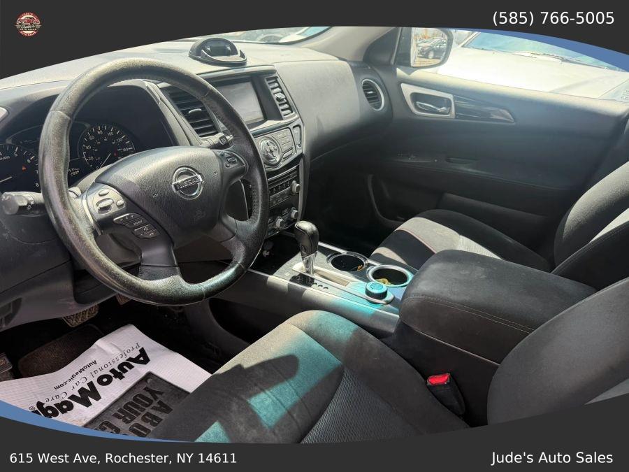Nissan Pathfinder photo 10