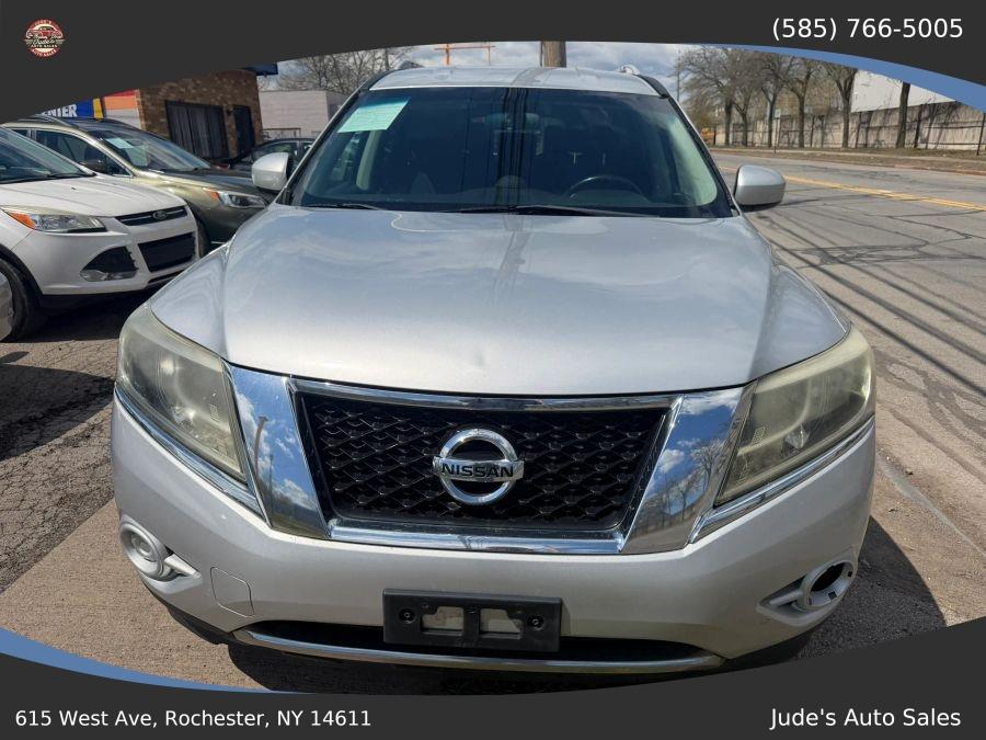 Nissan Pathfinder photo 2
