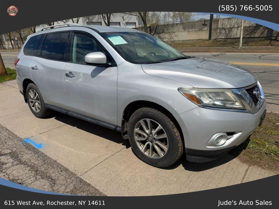 Nissan Pathfinder photo 3