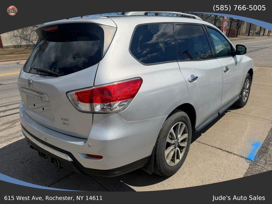 Nissan Pathfinder photo 4