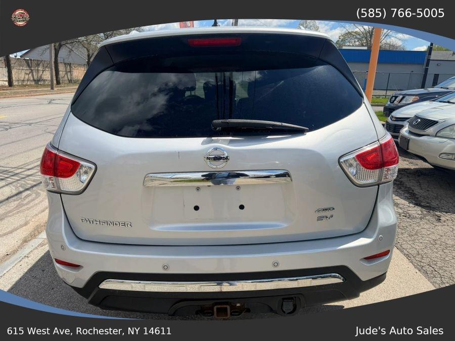 Nissan Pathfinder photo 5