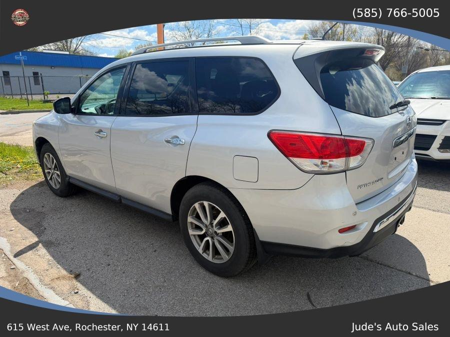 Nissan Pathfinder photo 6
