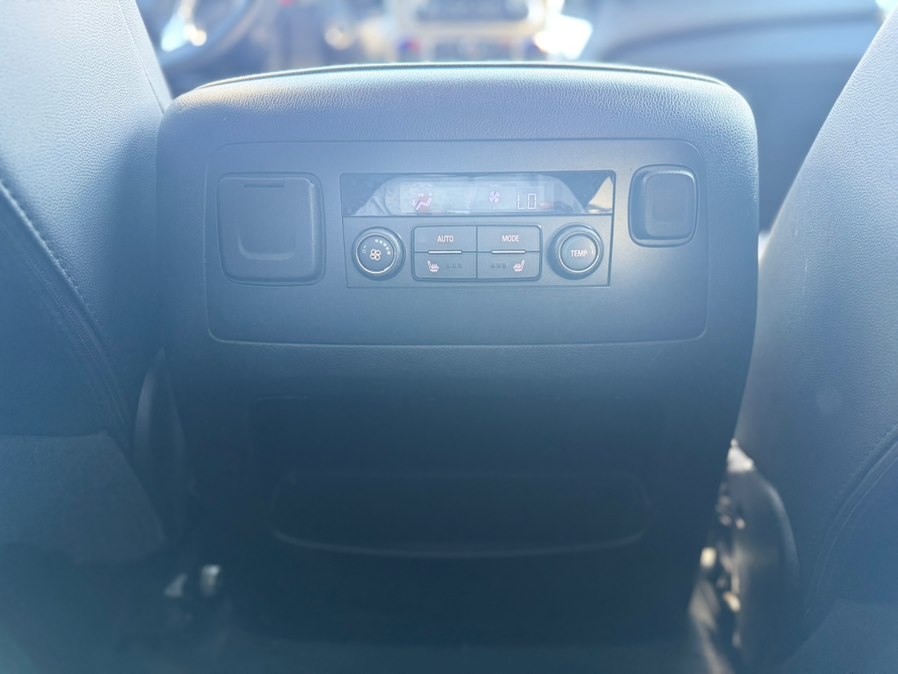 2019 GMC Yukon XL SLT - Photo 18