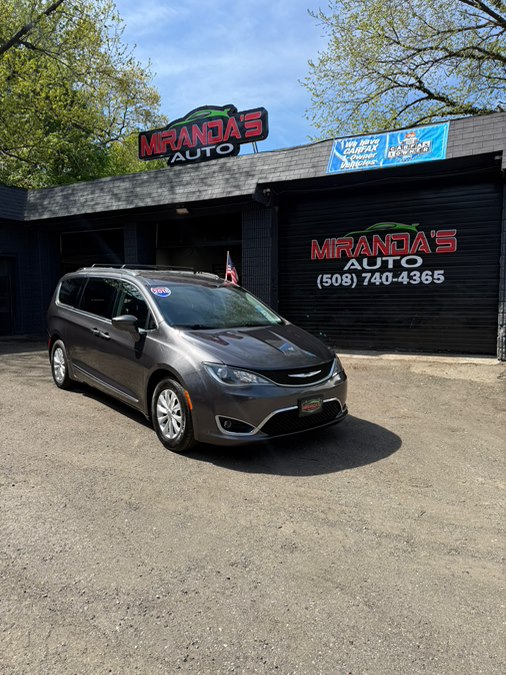 Gray (Granite Crystal Metallic Clearcoat) 2018 Chrysler Pacifica Touring L FWD Minivan Front-Wheel Drive Automatic