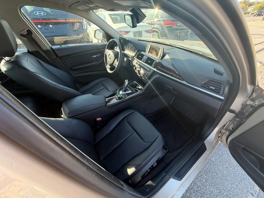 2015 BMW 3 Series 320i - Photo 10