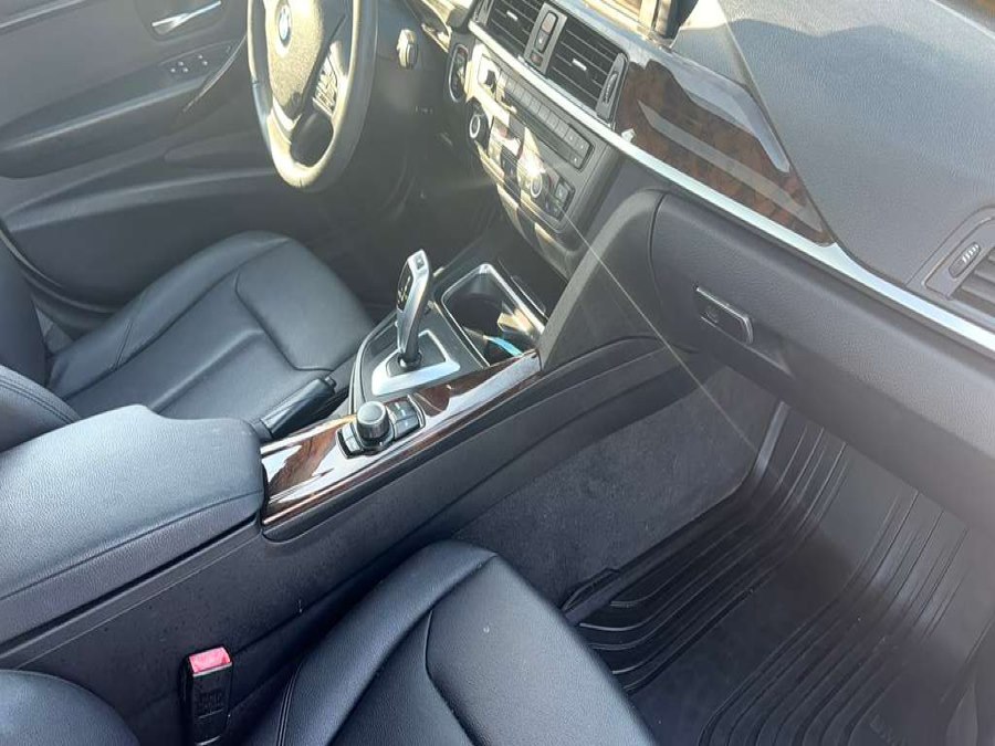 2015 BMW 3 Series 320i - Photo 9
