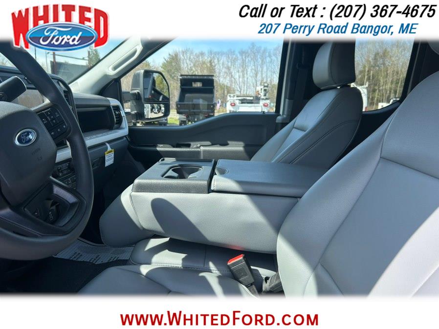 2025 Ford F-450 Super Duty Chassis Cab XL - Photo 13