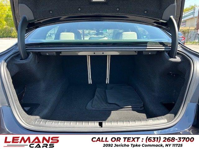 2023 BMW 5 Series 530i - Photo 9