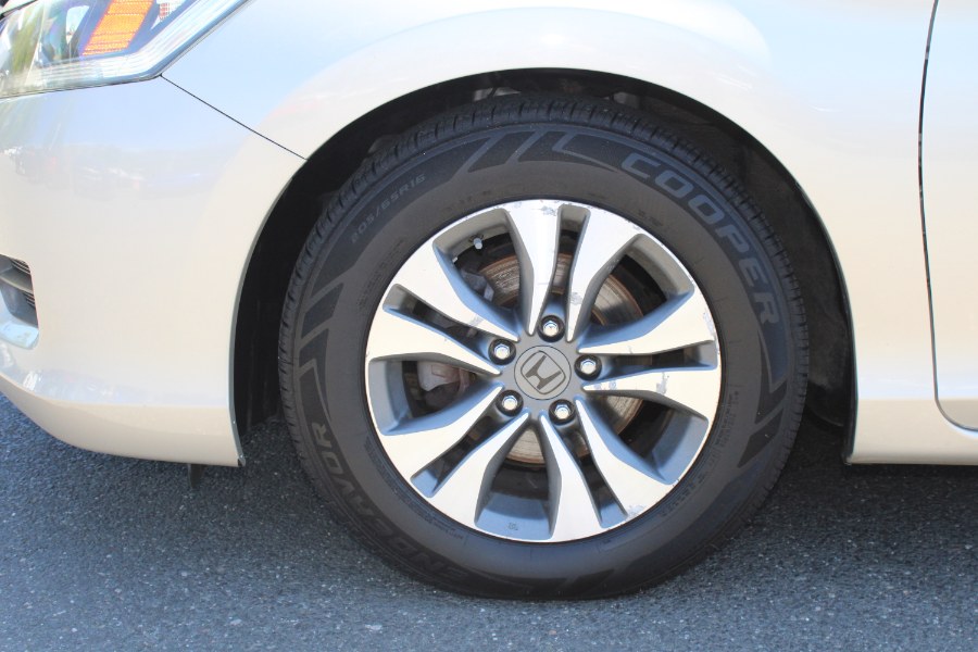 2013 Honda Accord LX - Photo 11
