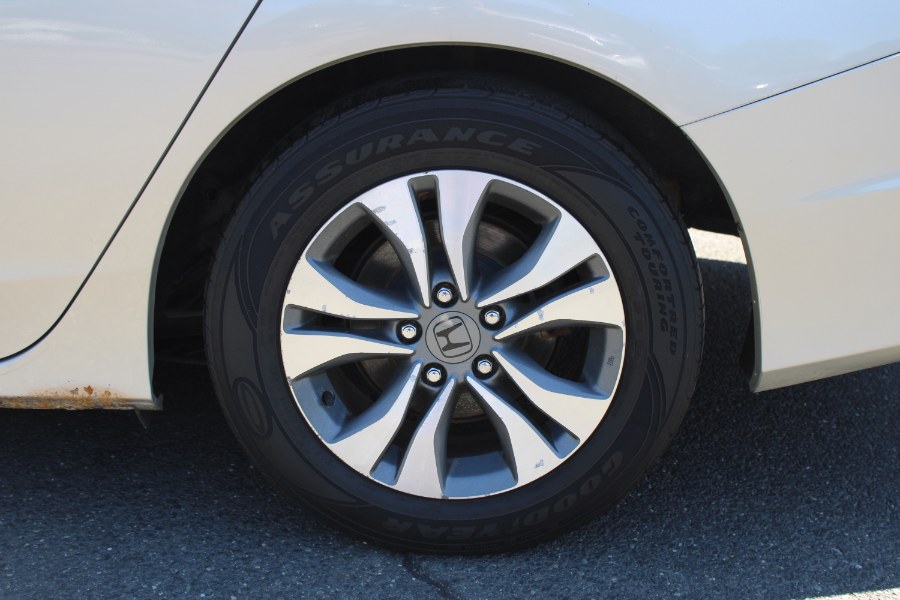 2013 Honda Accord LX - Photo 12