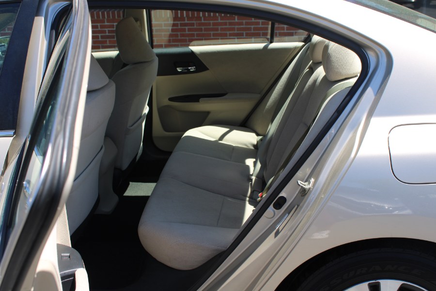 2013 Honda Accord LX - Photo 21