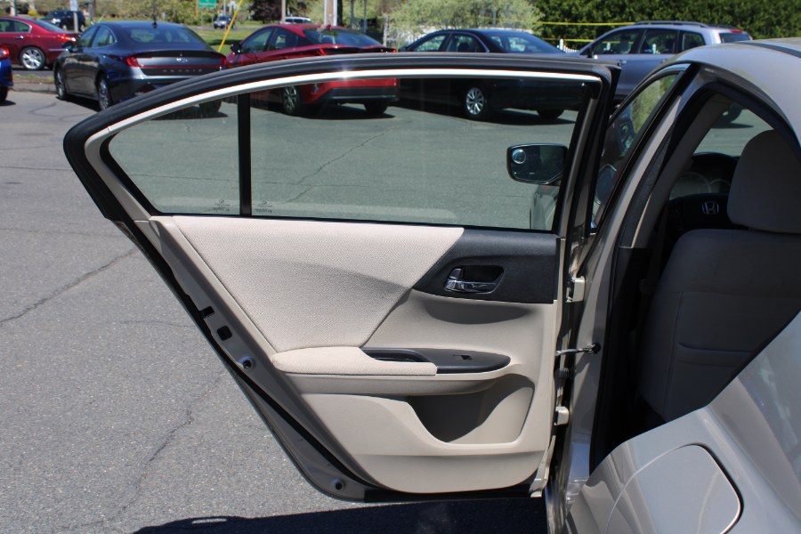 2013 Honda Accord LX - Photo 20