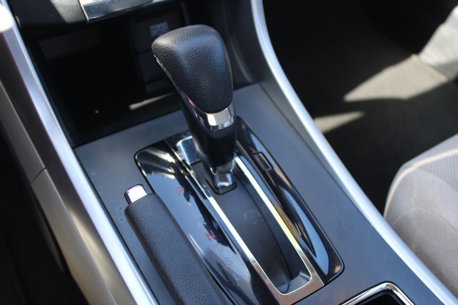2013 Honda Accord LX - Photo 38