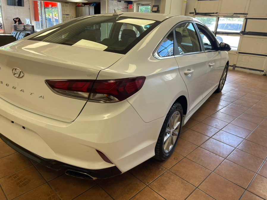 2018 Hyundai Sonata SE - Photo 12