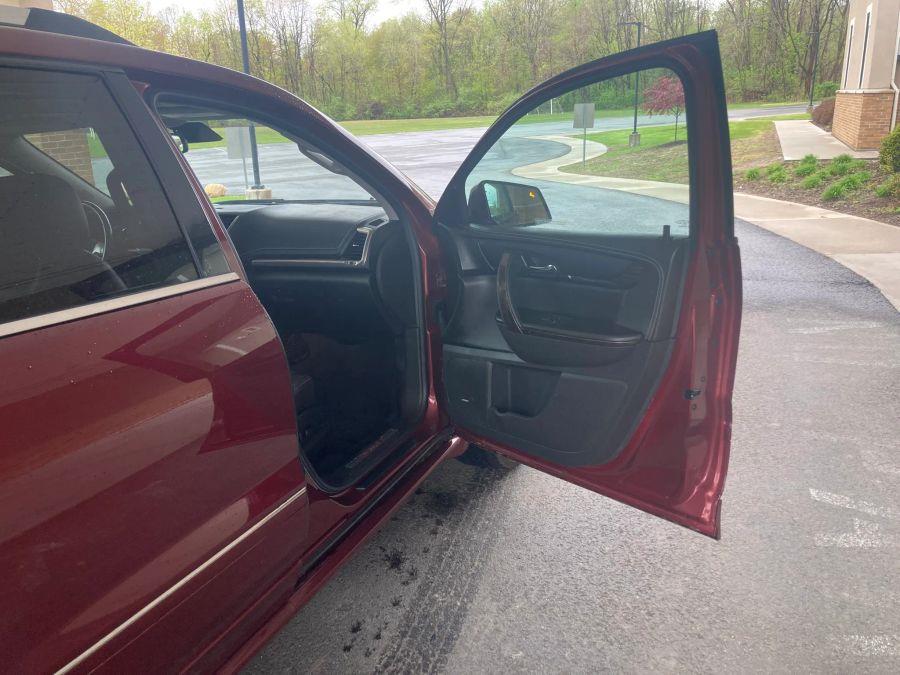 GMC Acadia photo 16