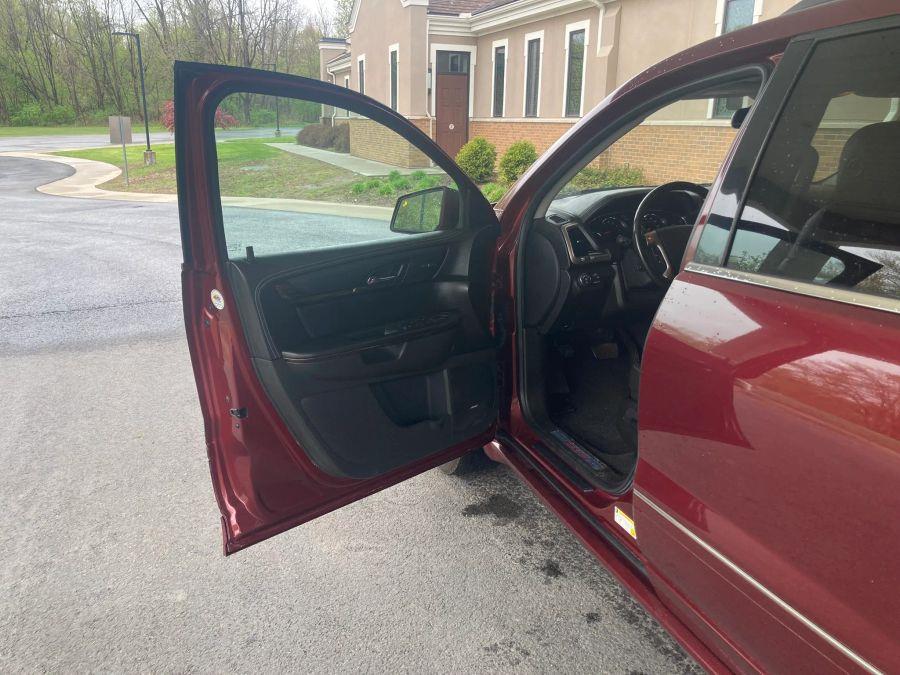 GMC Acadia photo 24