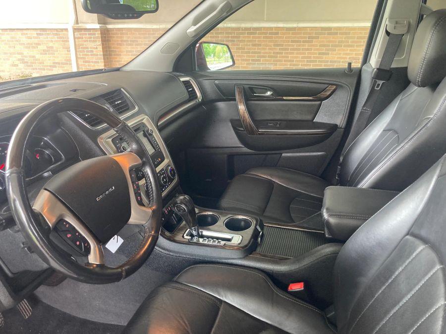 GMC Acadia photo 26