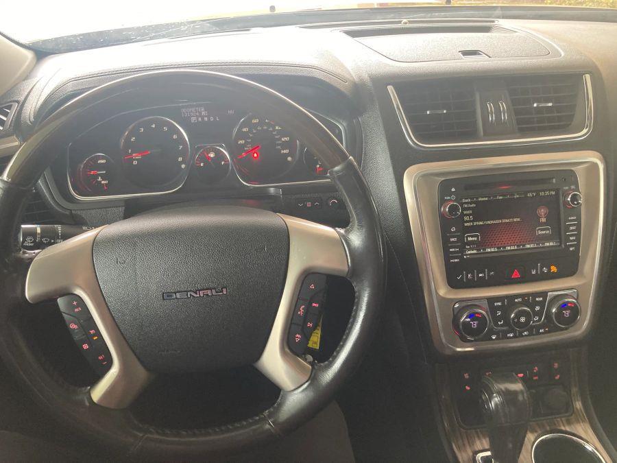 GMC Acadia photo 28