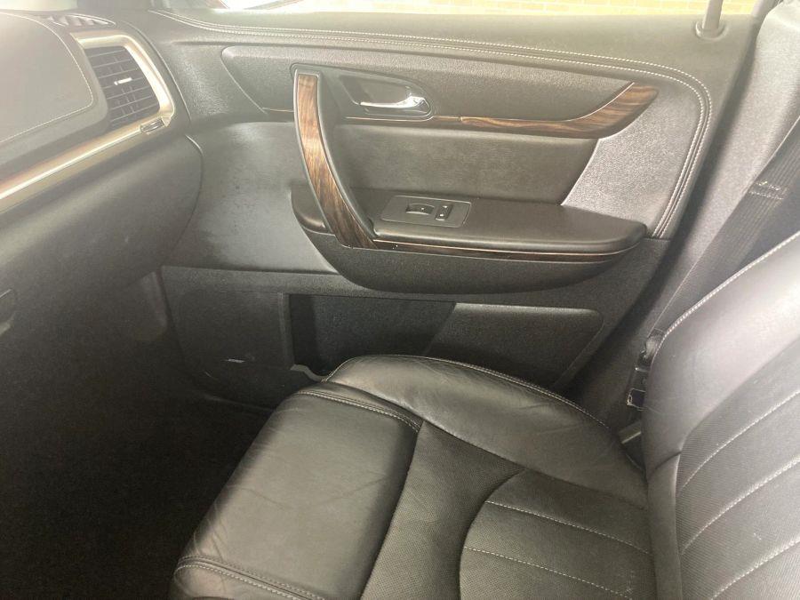 GMC Acadia photo 32