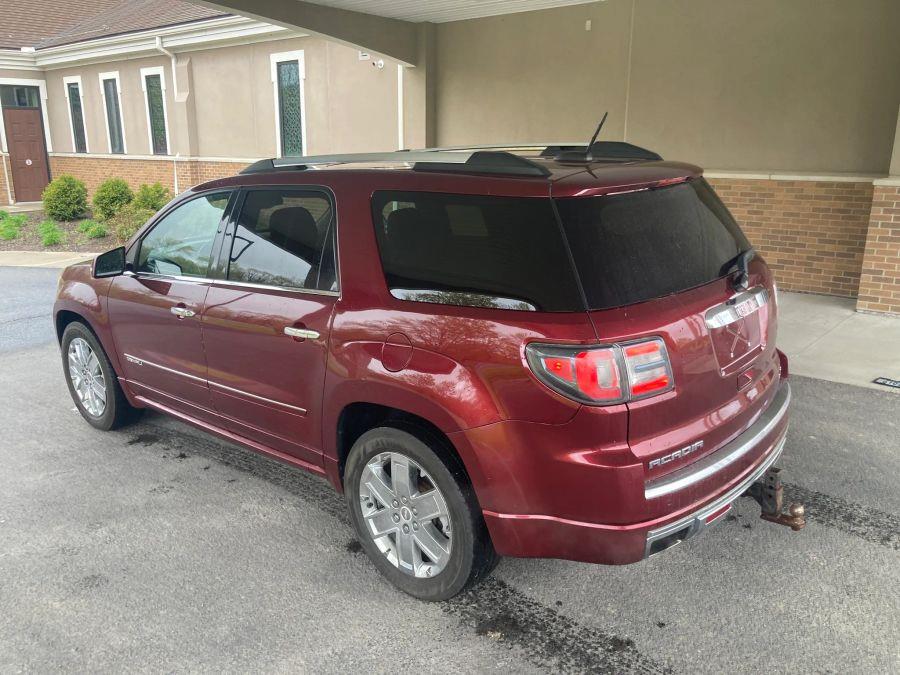 GMC Acadia photo 9