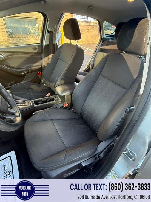 2016 Ford Focus SE - Photo 16