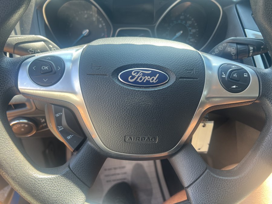 2014 Ford Focus SE - Photo 14