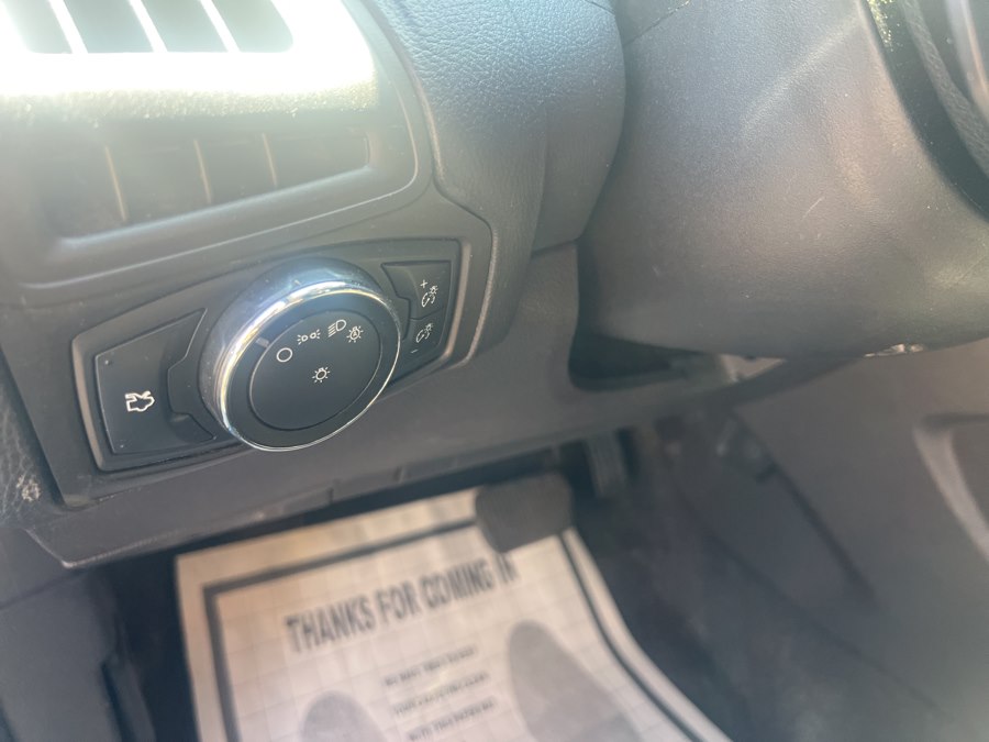 2014 Ford Focus SE - Photo 9