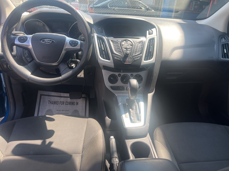 2014 Ford Focus SE - Photo 6