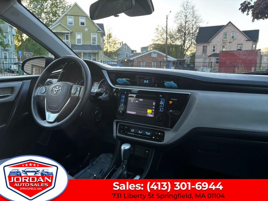 2017 Toyota Corolla LE - Photo 12