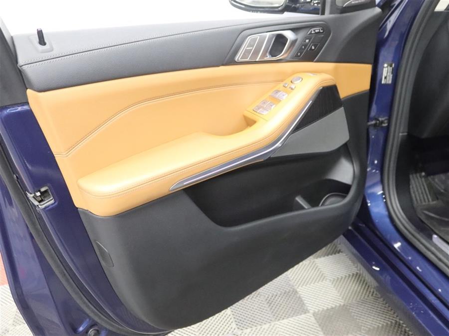 2022 BMW X7 40i - Photo 11
