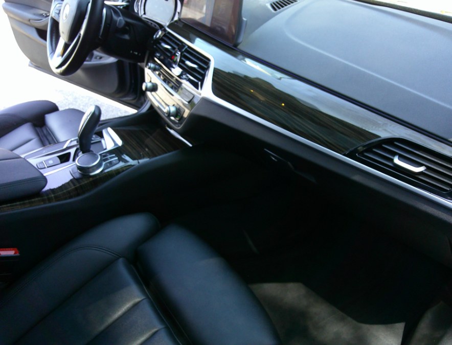 2019 BMW 5 Series 530i - Photo 45