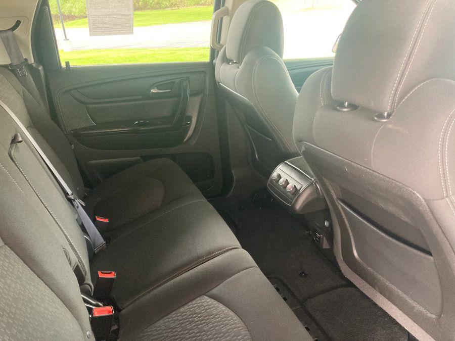 GMC Acadia photo 17