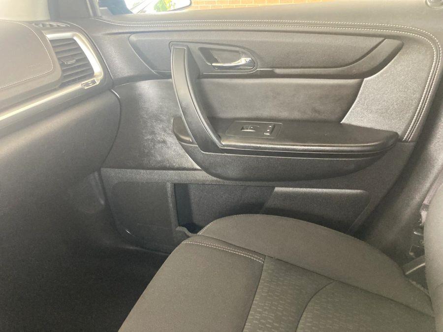 GMC Acadia photo 26
